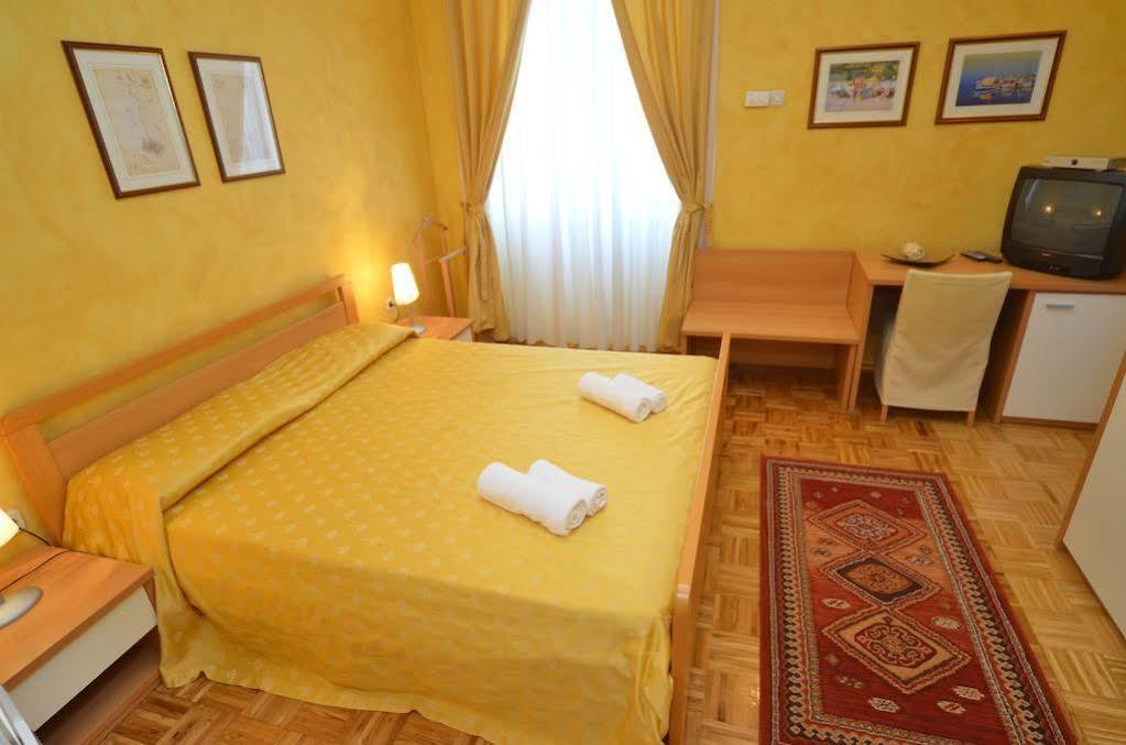 Apartments Villa Rossella 1 Rovinj Buitenkant foto